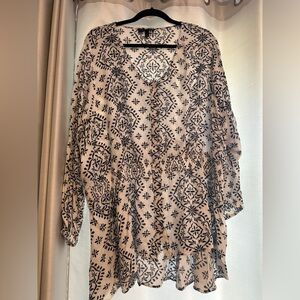 Lane Bryant Navy and Cream Patterned Tunic Size 26